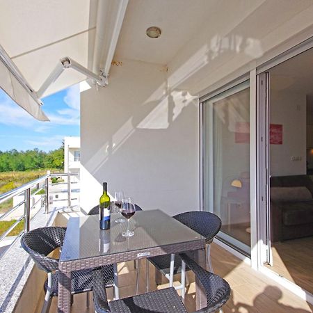 Apartment Laura Привлака Екстериор снимка