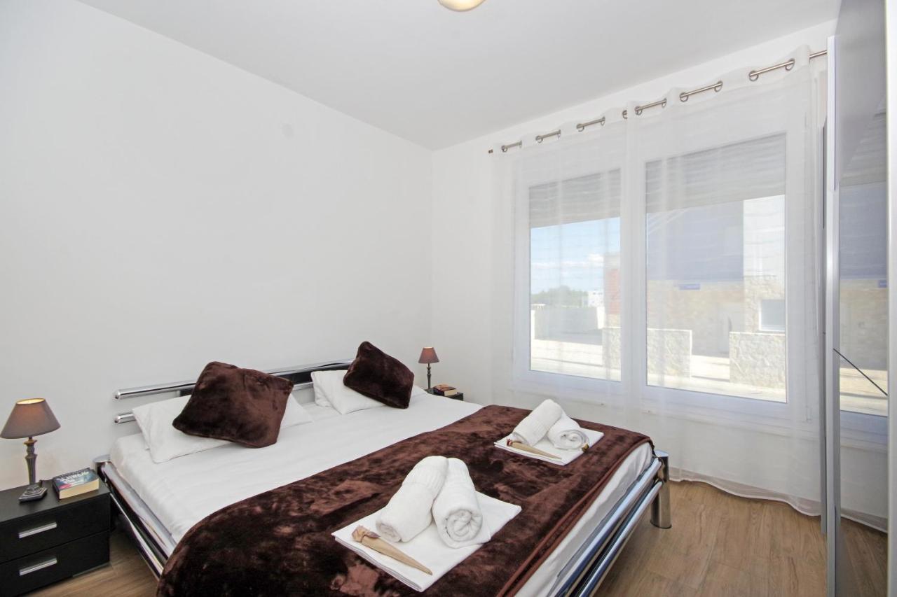 Apartment Laura Привлака Екстериор снимка