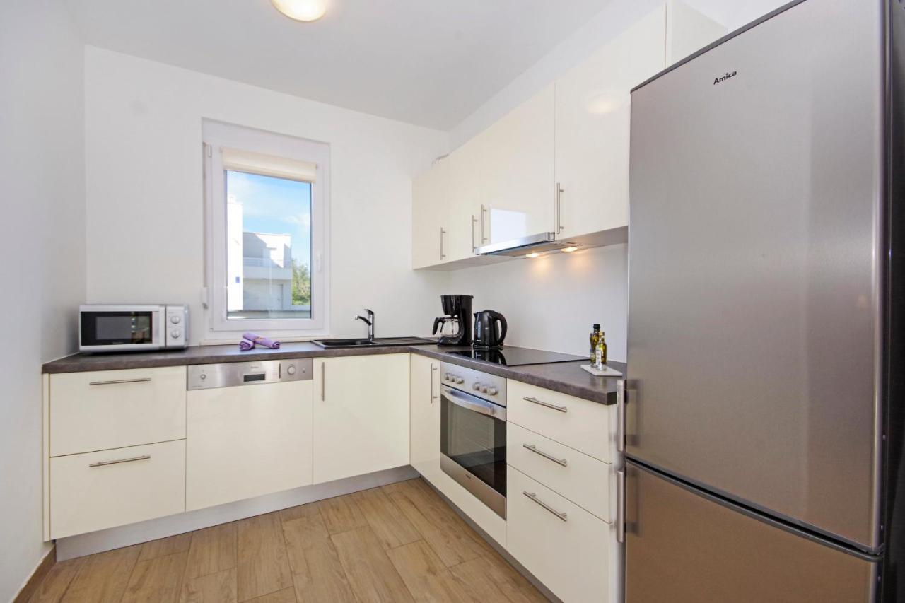 Apartment Laura Привлака Екстериор снимка
