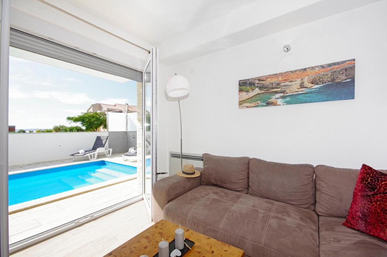 Apartment Laura Привлака Екстериор снимка