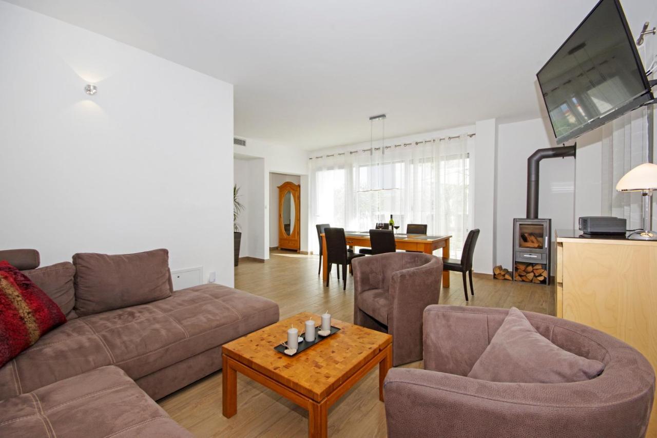 Apartment Laura Привлака Екстериор снимка