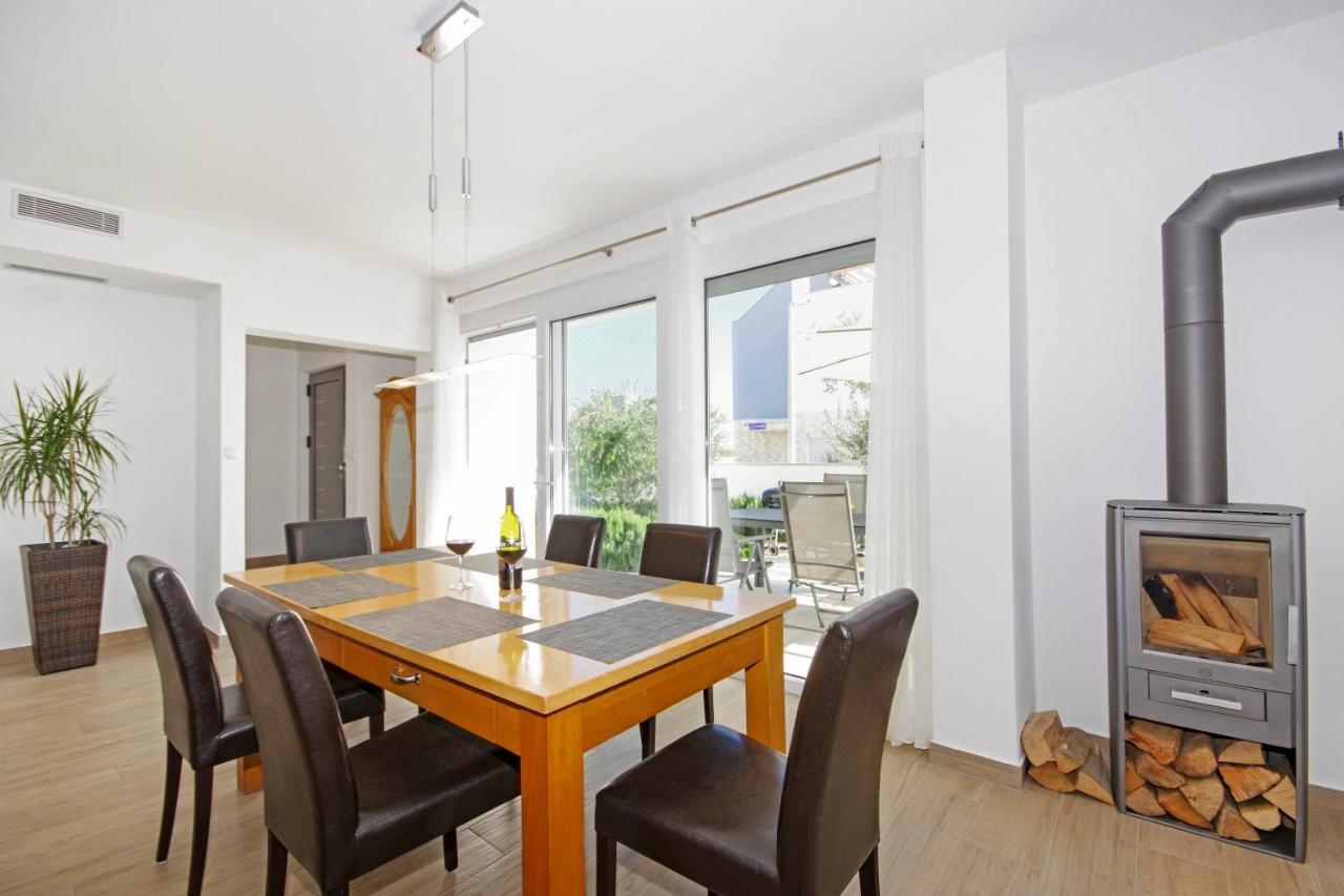 Apartment Laura Привлака Екстериор снимка