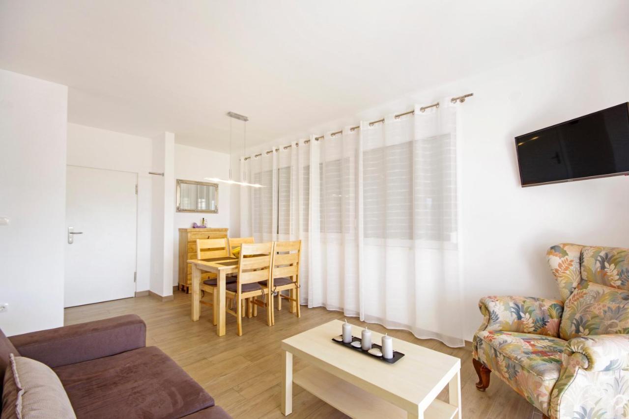 Apartment Laura Привлака Екстериор снимка