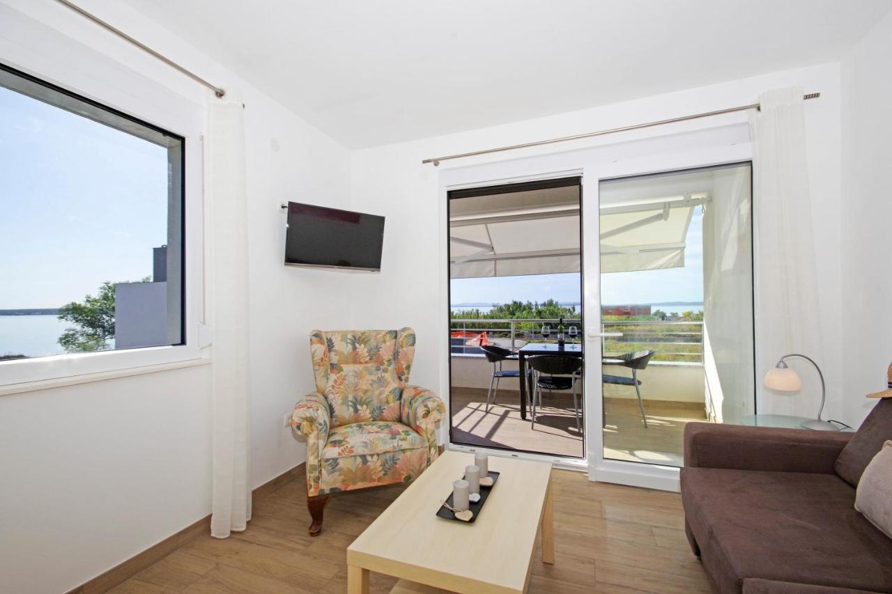 Apartment Laura Привлака Екстериор снимка