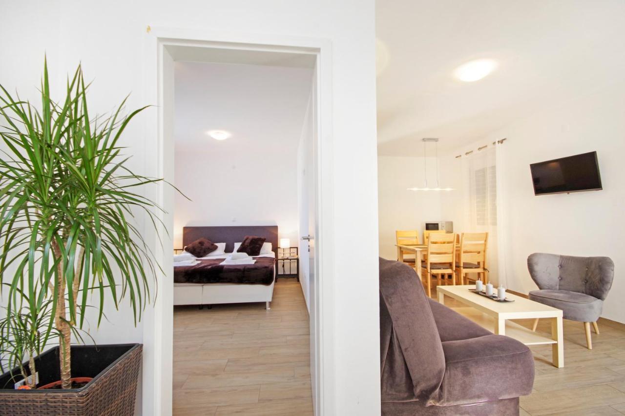 Apartment Laura Привлака Екстериор снимка