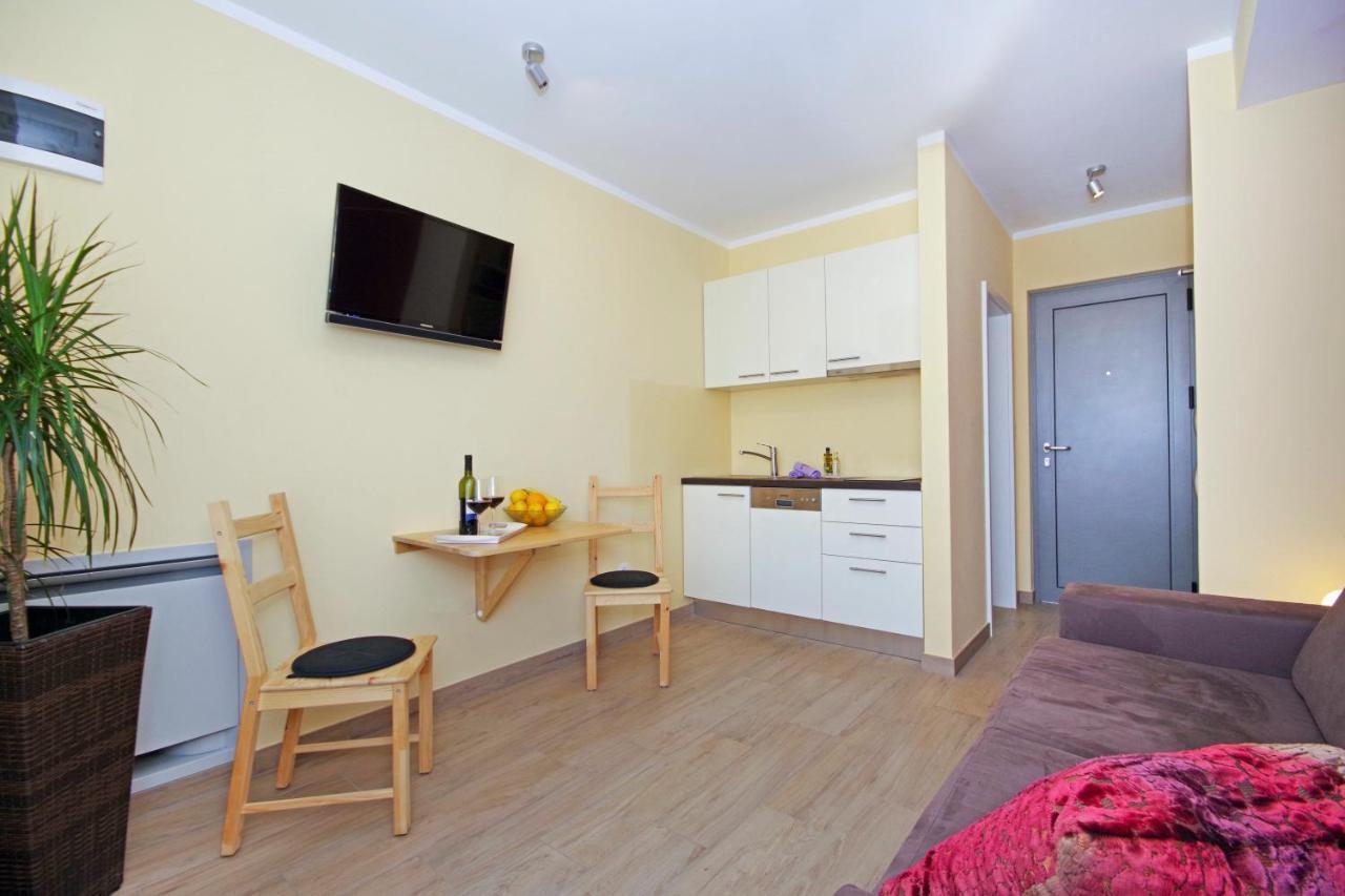 Apartment Laura Привлака Екстериор снимка