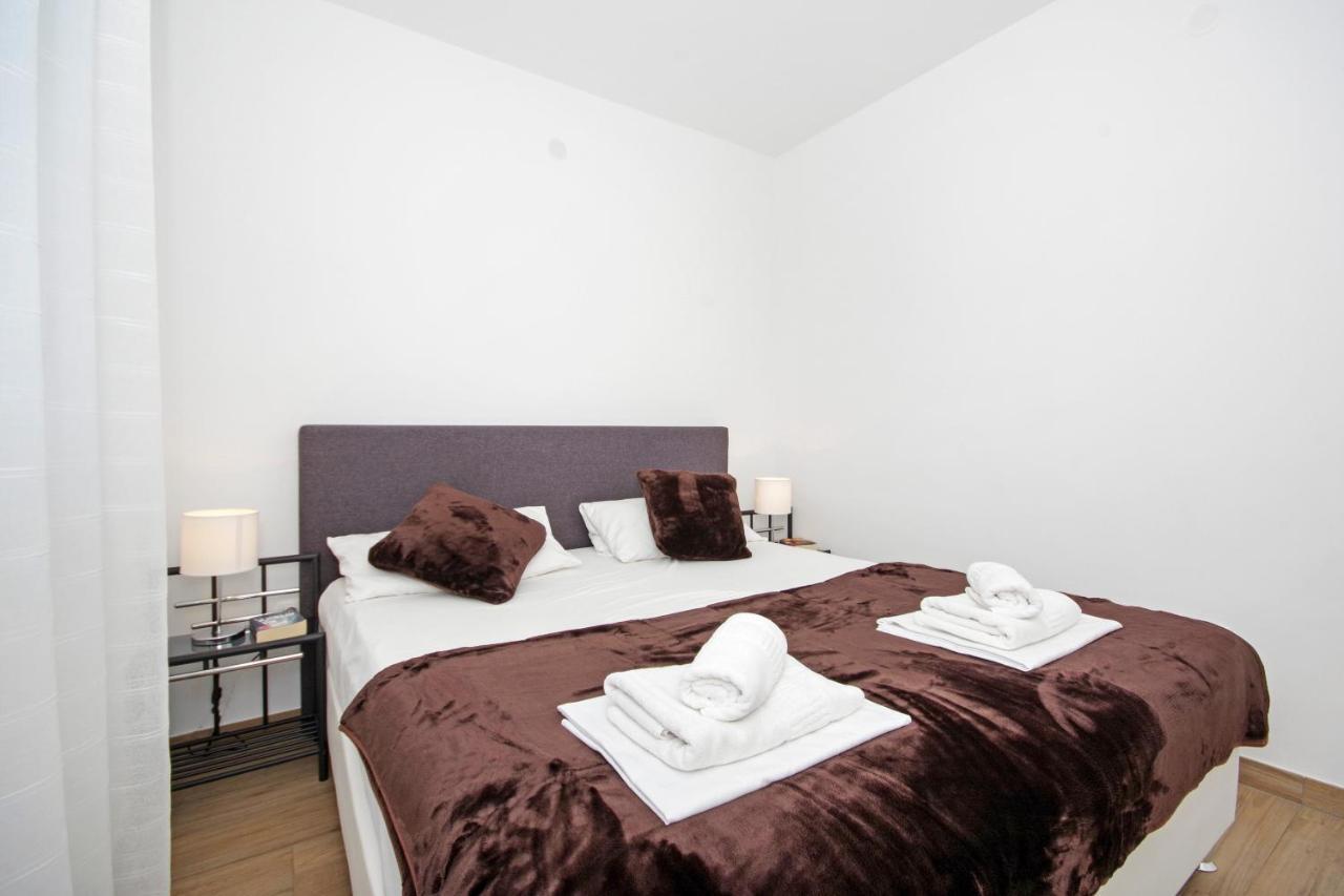 Apartment Laura Привлака Екстериор снимка