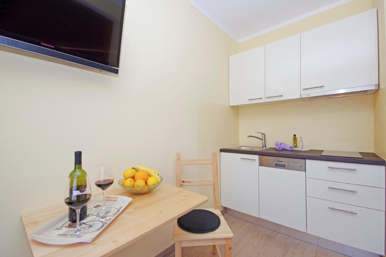Apartment Laura Привлака Екстериор снимка