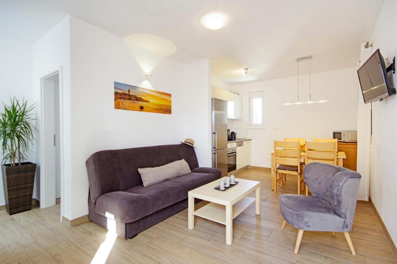 Apartment Laura Привлака Екстериор снимка