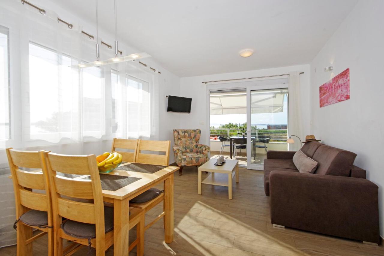 Apartment Laura Привлака Екстериор снимка